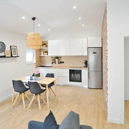 Modern Vitrenjak Zadar